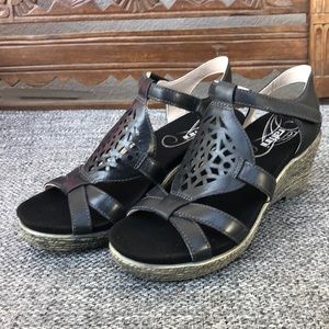 Umberto Raffini Orchid wedge sandals in black